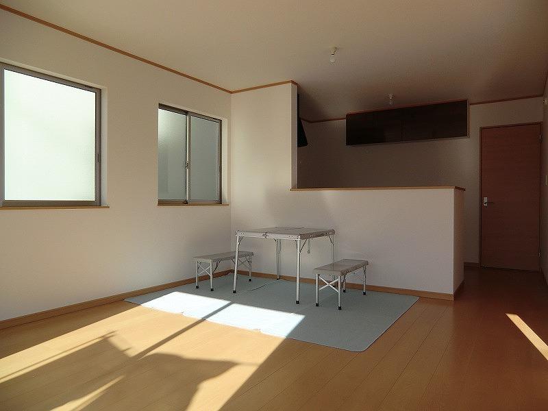 Living. Local (12 May 2013) Shooting