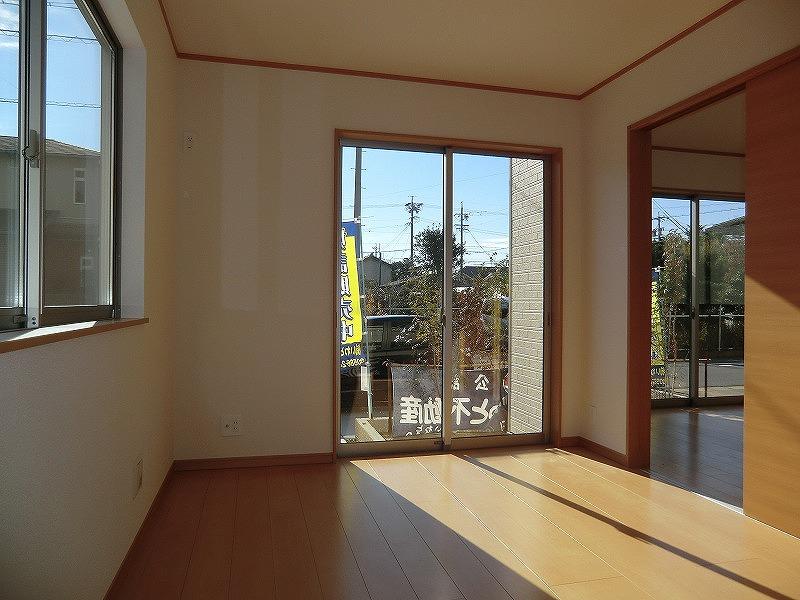 Non-living room. Local (12 May 2013) Shooting