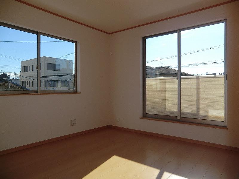 Non-living room. Local (12 May 2013) Shooting