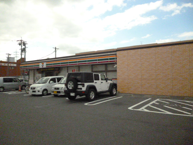 Convenience store. Seven-Eleven North Nagoya Kumanosho store up (convenience store) 431m