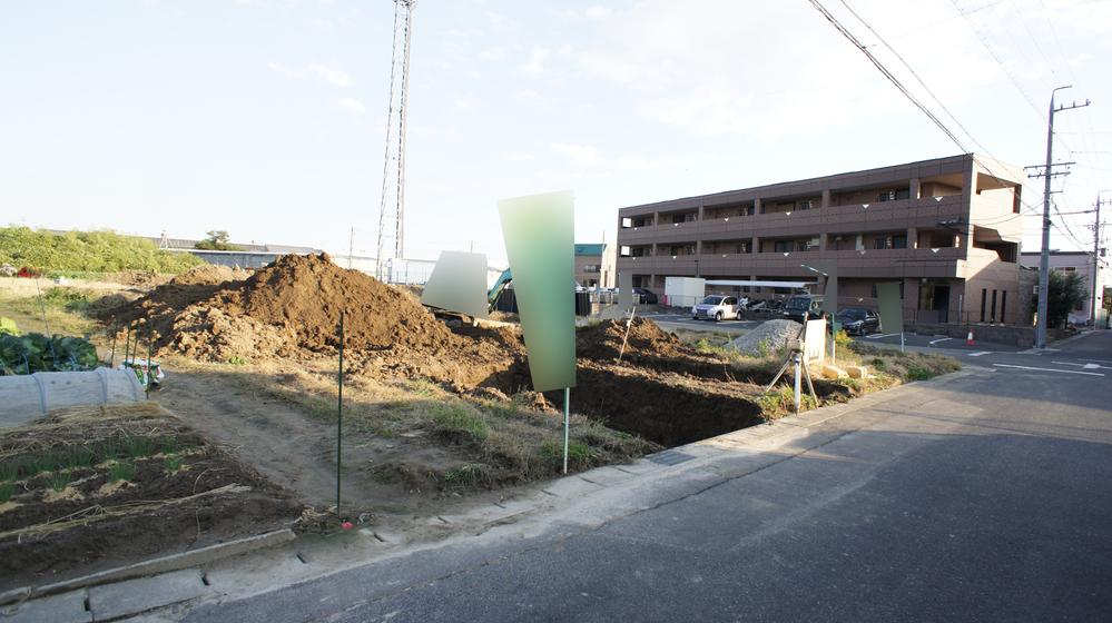 Local appearance photo. Local (11 May 2013) Shooting