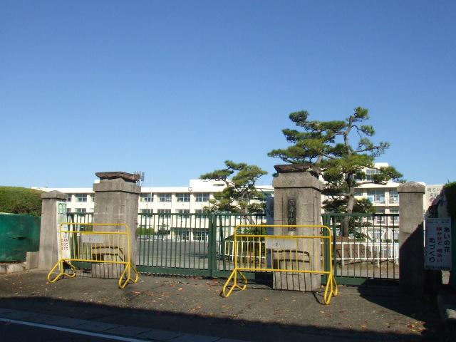 Primary school. 470m to the north of Nagoya Municipal Nishiharu Elementary School