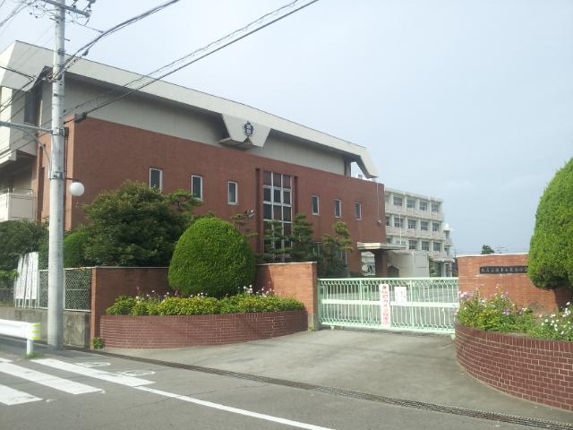 Primary school. 1689m to the north of Nagoya Municipal Kurishima Elementary School