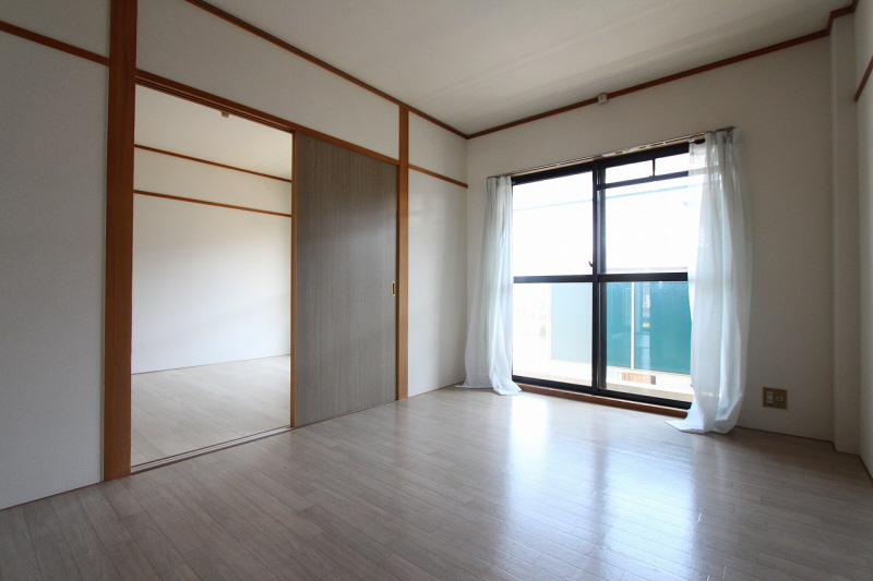 Other room space. It is suitable for the living room.