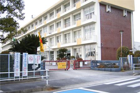 Primary school. Kitanagoya stand Shikatsu Nishi Elementary School 600m to