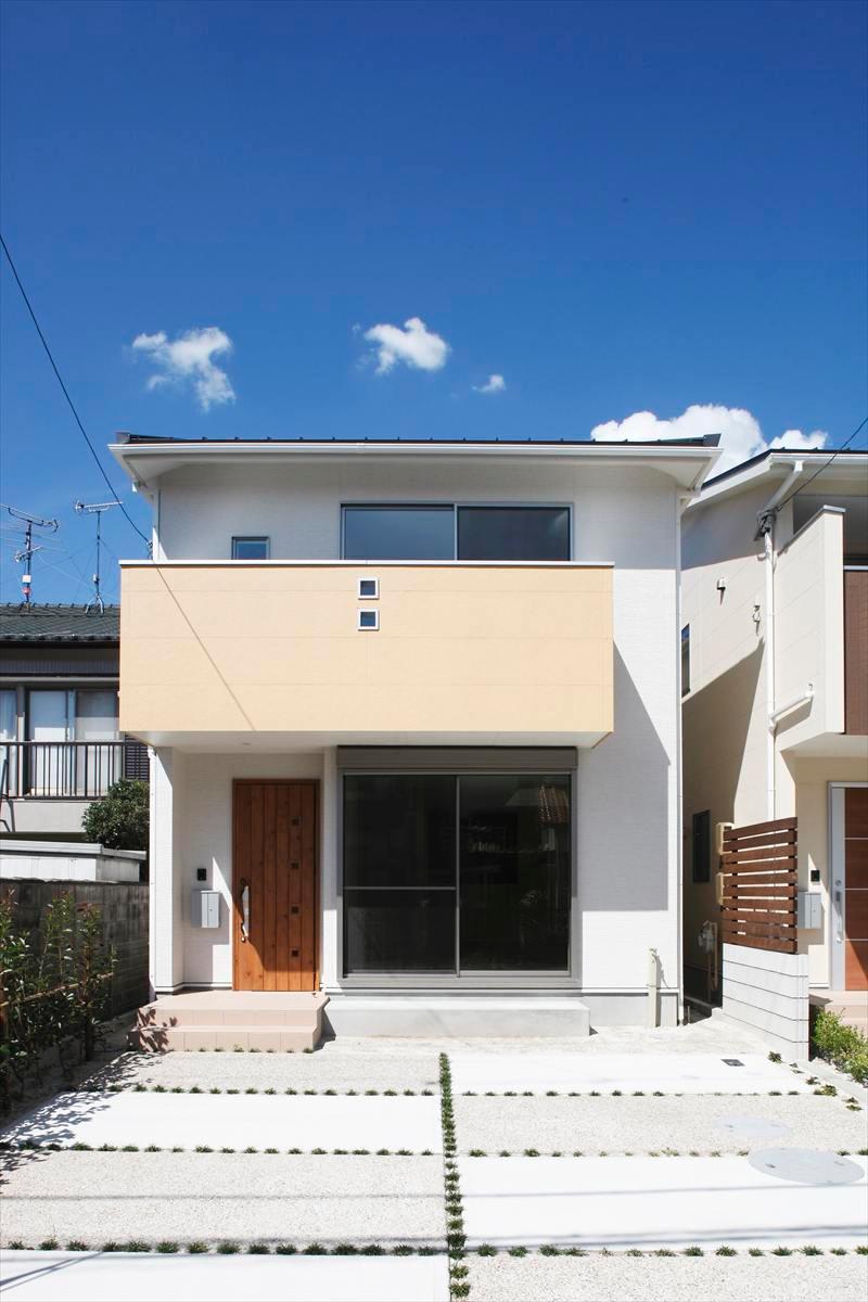 Local appearance photo. E Togaikan water around near the stock room and living the top of the blow-attractive! Plan is that you produce a "cute" in bright accent cross and hanging storage of kitchen. 