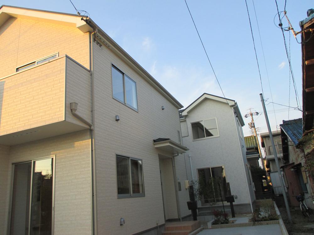 Local appearance photo. Local (12 May 2013) Shooting