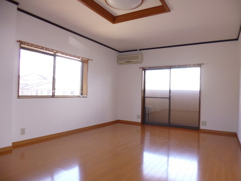 Living and room. 2 Kaiyoshitsu 2