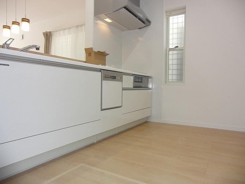 Kitchen. Room (May 2013) Shooting