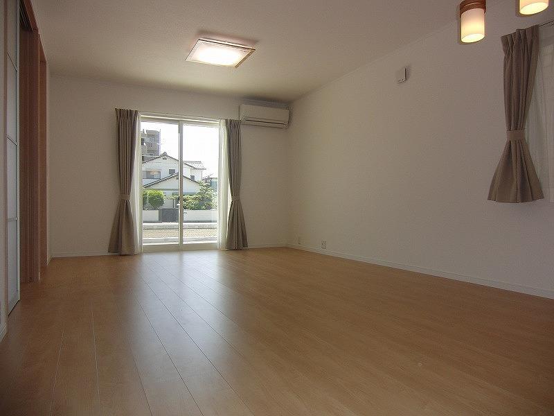 Living. Room (May 2013) Shooting