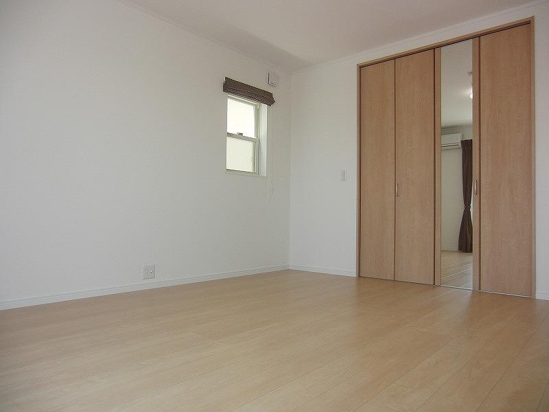 Non-living room. Room (May 2013) Shooting