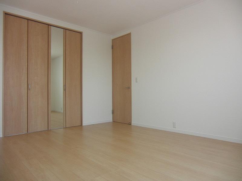 Non-living room. Room (May 2013) Shooting