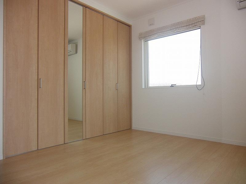 Non-living room. Room (May 2013) Shooting