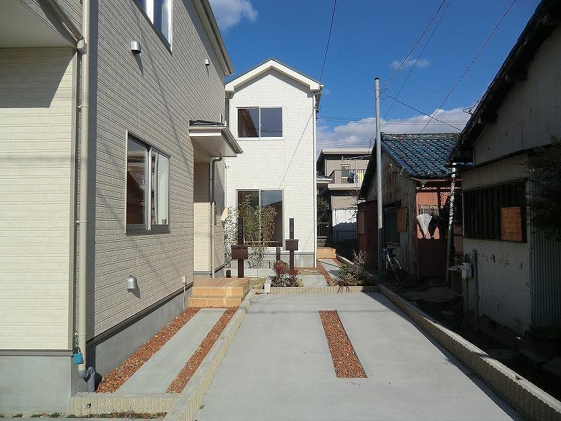 Parking lot. Local (12 May 2013) Shooting