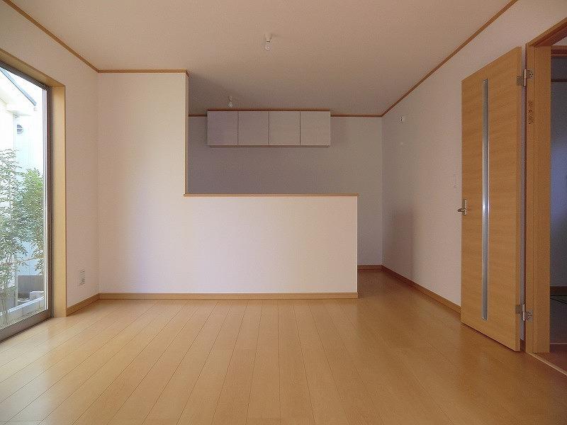 Living. Local (12 May 2013) Shooting