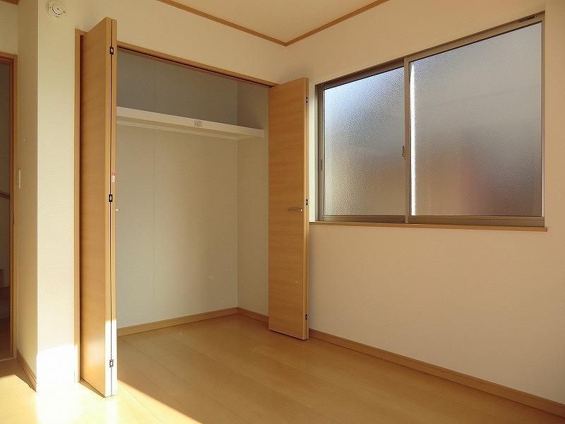 Non-living room. Local (12 May 2013) Shooting