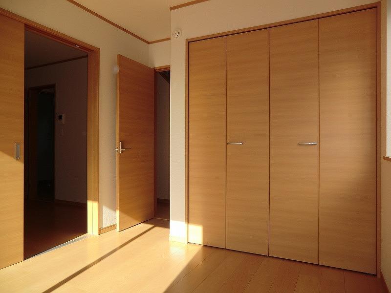 Non-living room. Local (12 May 2013) Shooting