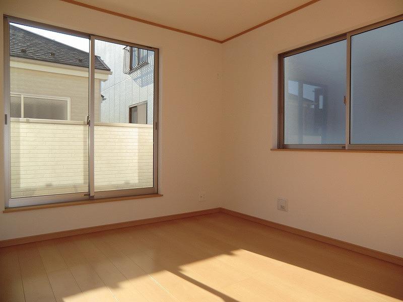 Non-living room. Local (12 May 2013) Shooting