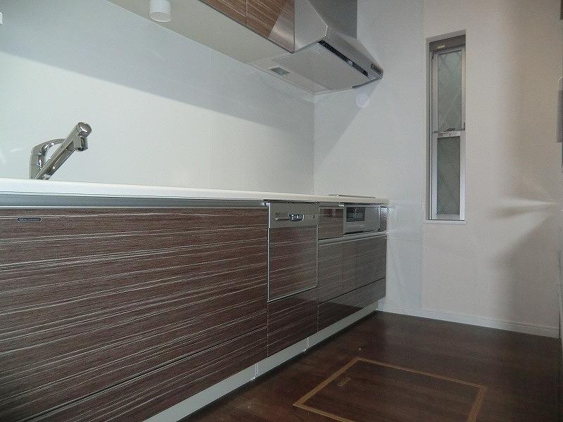 Kitchen. Local (September 2013) Shooting