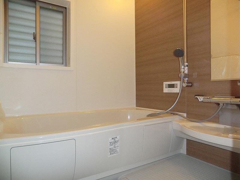 Bathroom. Local (September 2013) Shooting