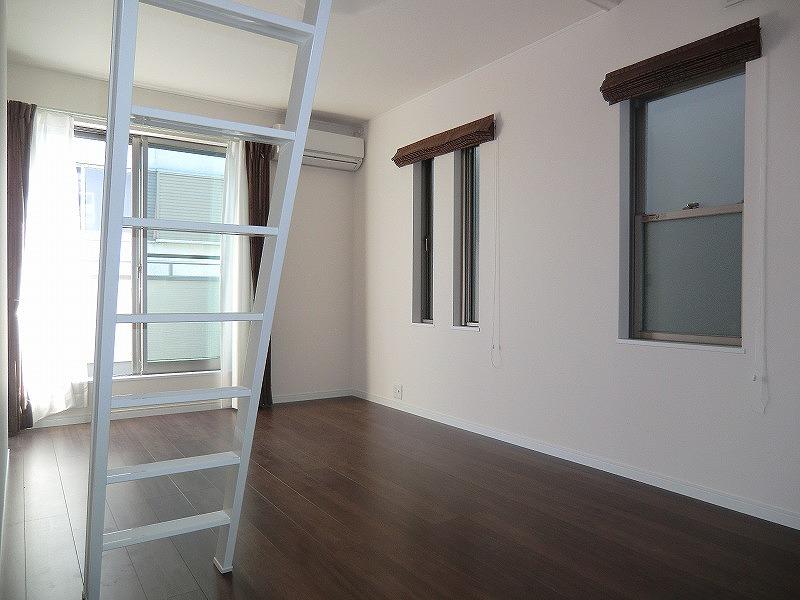 Non-living room. Local (September 2013) Shooting