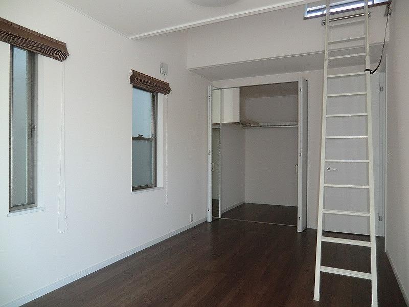 Non-living room. Local (September 2013) Shooting