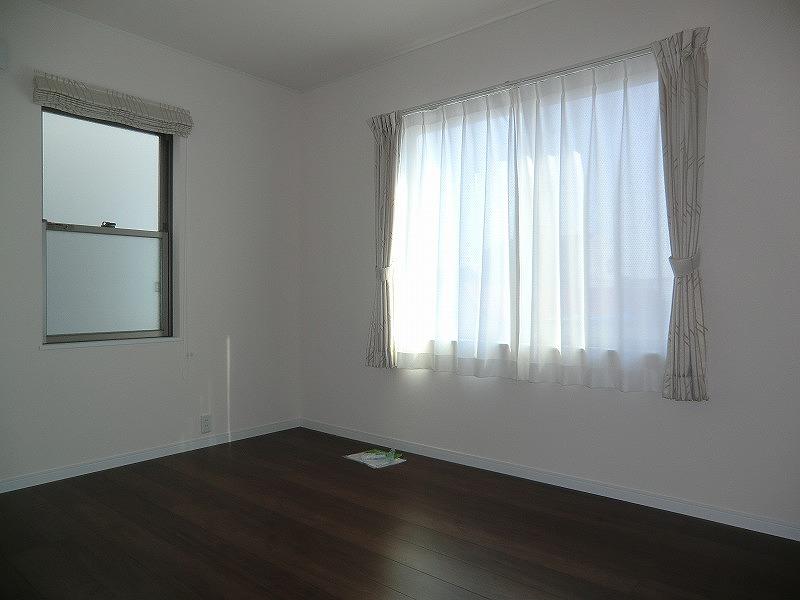 Non-living room. Local (September 2013) Shooting