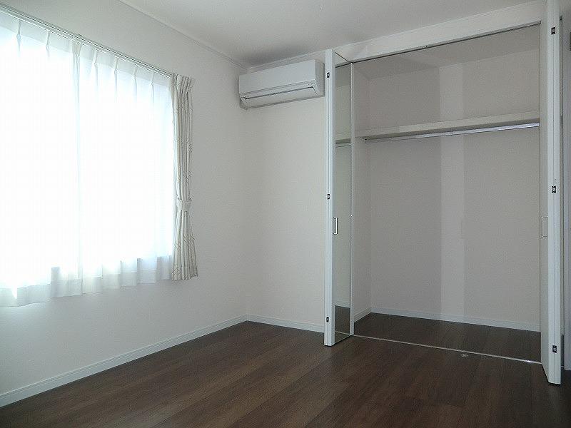 Non-living room. Local (September 2013) Shooting