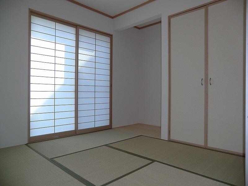 Non-living room. Local (September 2013) Shooting