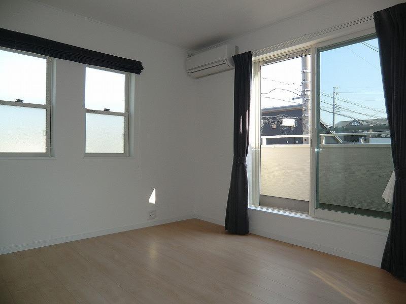 Non-living room. Local (September 2013) Shooting