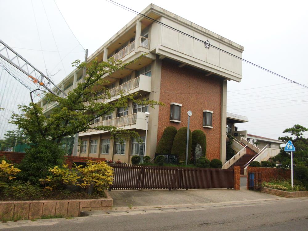 Junior high school. 1400m to Tenjin junior high school