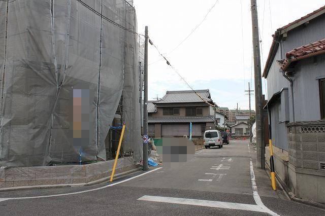 Local photos, including front road. Local (12 May 2013) Shooting