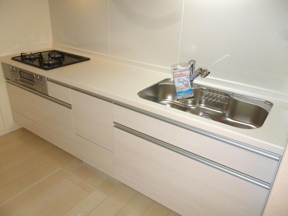 Kitchen. Utilizing without waste until the dead space of the feet, Slide is a storage type of system Kitchen. 