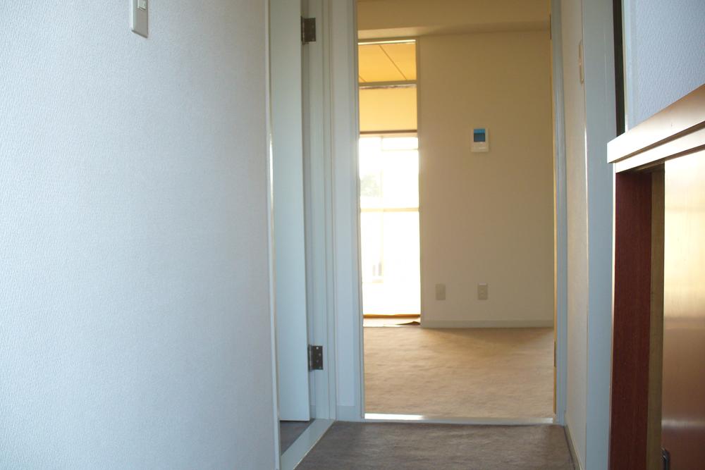 Entrance.  ■ Entrance