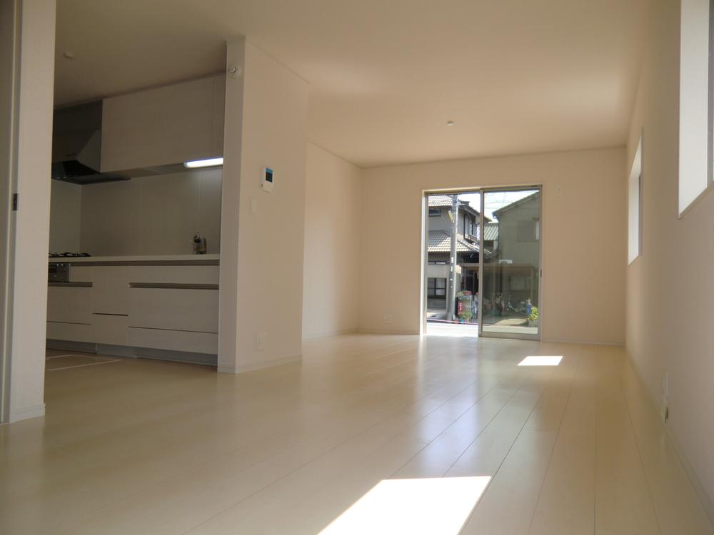 Living. ◇ 6 Building living ◇  Wide was a white-toned LDK17.5 Pledge, Tsuzukiai 23.5 Pledge