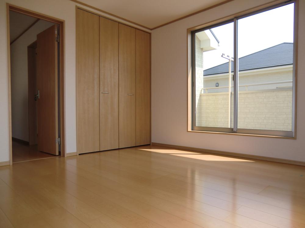 Non-living room. ◇ Western-style ◇  Bright Western-style in the south  There is all the living room closet