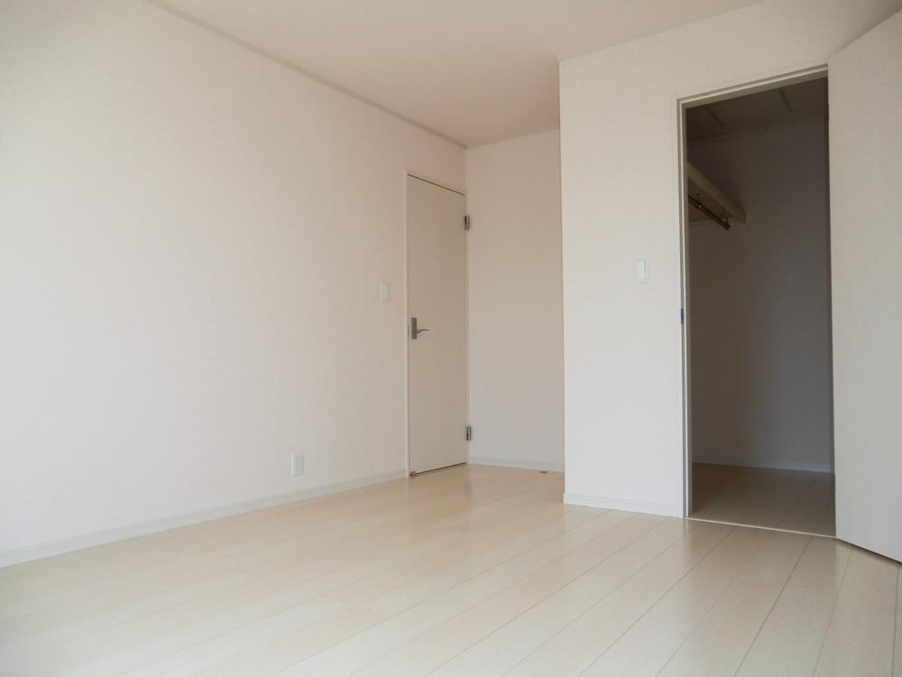 Non-living room. ◇ Western-style ◇  Bright Western-style in the south  Walk-in closet