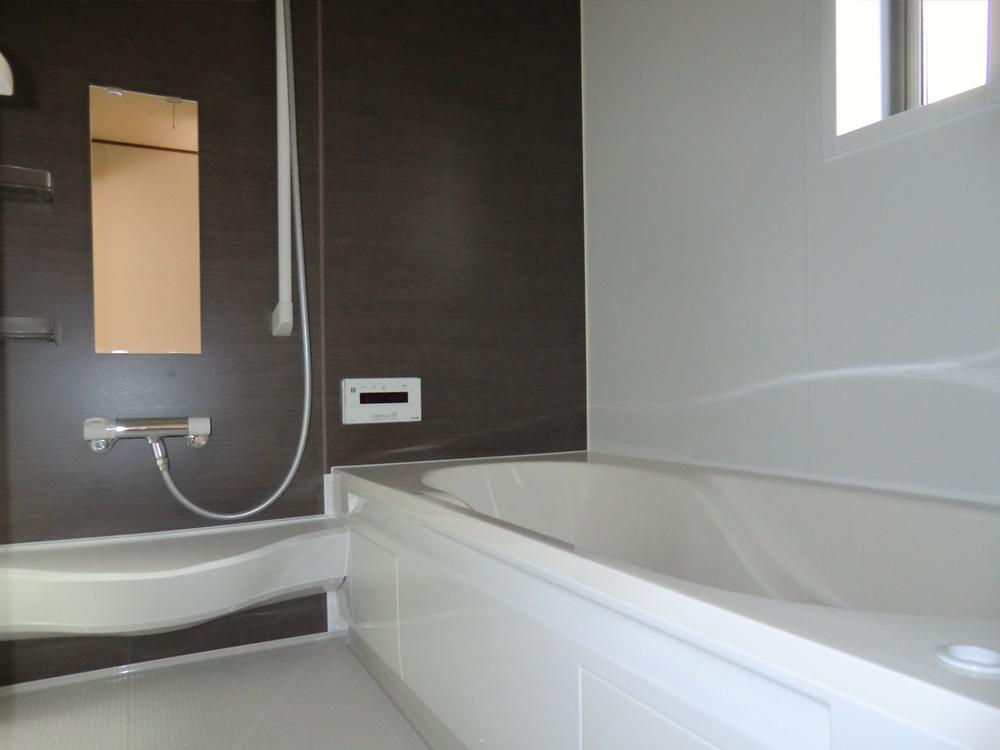 Bathroom. ◇ Bathroom ◇  Wide 1 tsubo size ・ Bathroom ventilation heating dryer ・ Warm bath ・ Otobasu ・ Barrier-free ・ There bathroom window