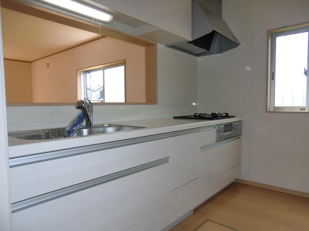 Kitchen. ◇ Kitchen ◇  Popularity of face-to-face ・ Artificial marble top system Kitchen ・ Water purifier built-in hand shower ・ Quiet specification sink ・ Cupboard hanging with earthquake-resistant latch ・ Underfloor storage, etc.
