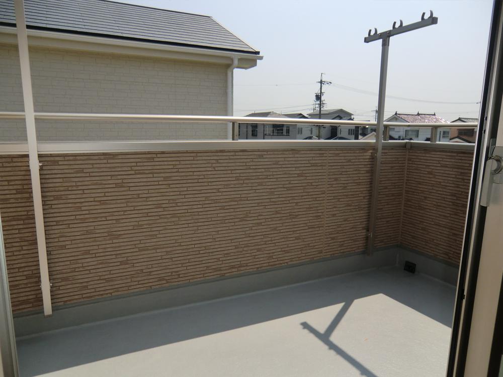 Balcony. ◇ balcony ◇  Bright spread of the balcony in the south