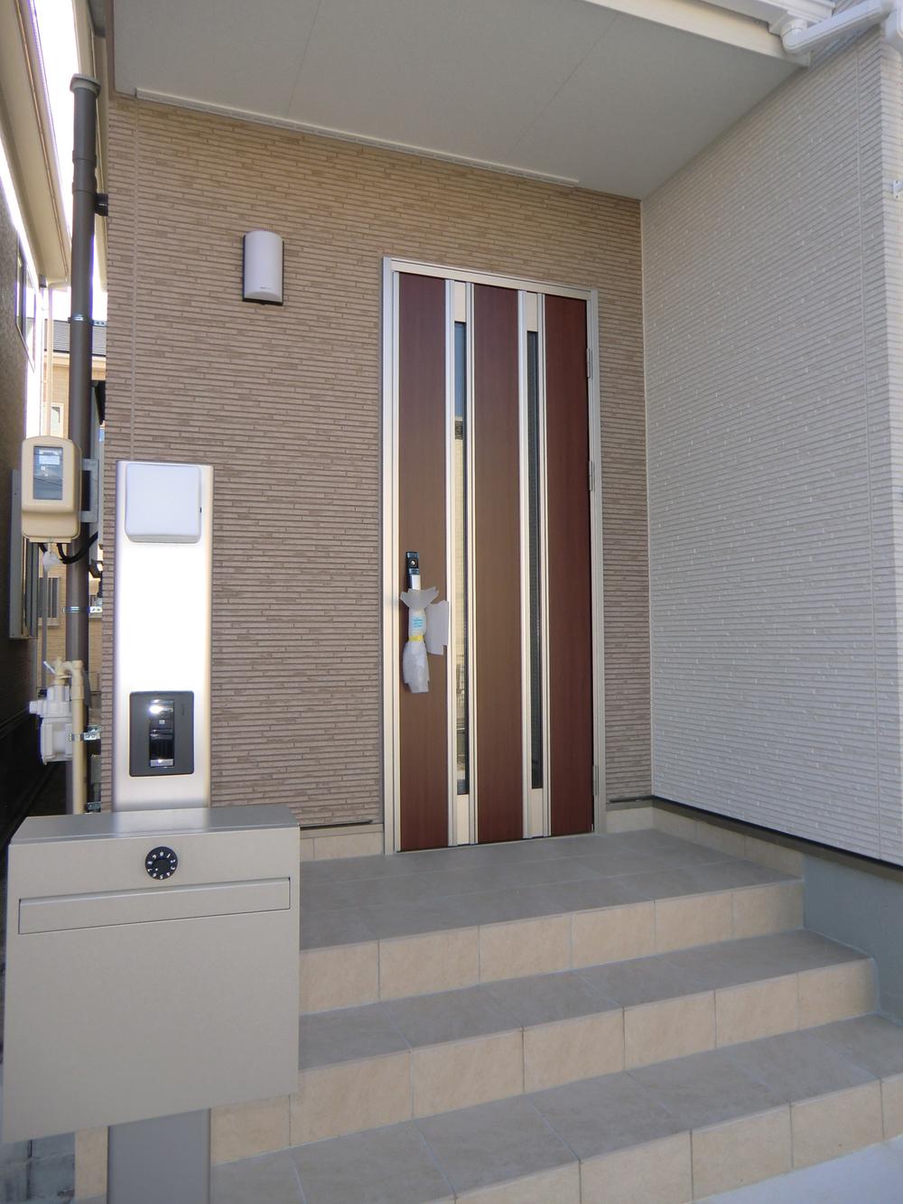 Entrance. ◇ entrance ◇  Crime prevention ・ Smart control key corresponding considering the convenience  Stylish front door  Insulated door