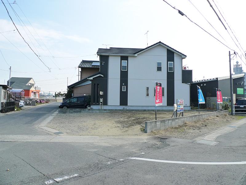 Local photos, including front road. Local (December 05, 2013) Shooting. It is the current state. Free design object properties. 