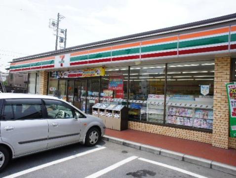 Other. 30m to convenience store (Other)