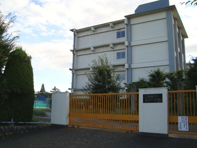 Primary school. 1610m to Kasuga Elementary School