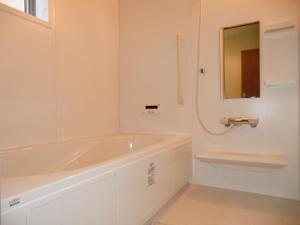 Bathroom. ◇ Bathroom ◇  Wide 1 tsubo size ・ Bathroom heating dryer ・ Warm bath ・ Otobasu ・ Barrier-free ・ There bathroom window