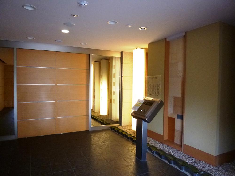 lobby. Japanese style indirect lighting is impressive entrance (October 2013) Shooting