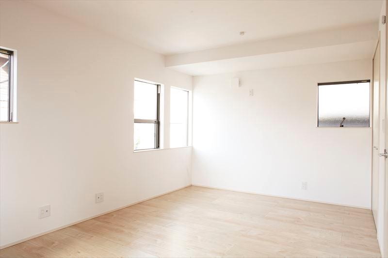 Non-living room. G building Western-style Western-style is, 2 has become a door 1 Room, In accordance with the growth of the child, You can be partitioned in the future 2 room. 