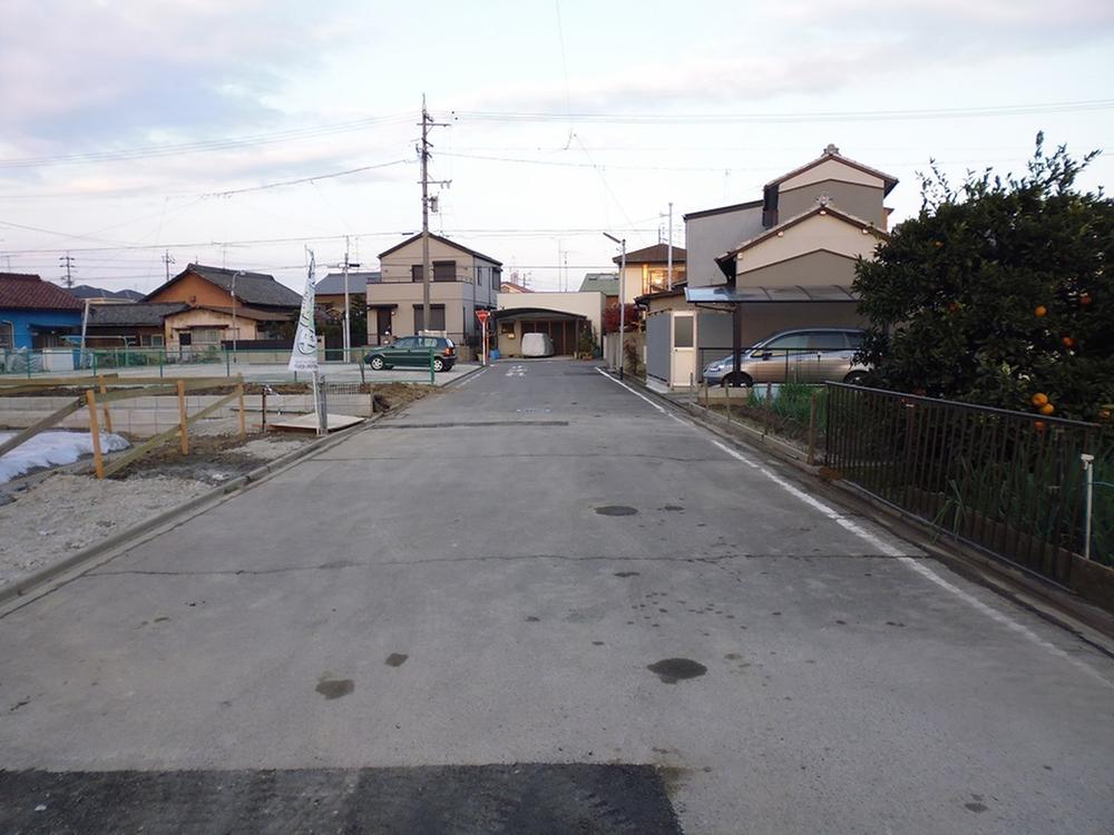 Local photos, including front road. 2013.12.2 shooting 