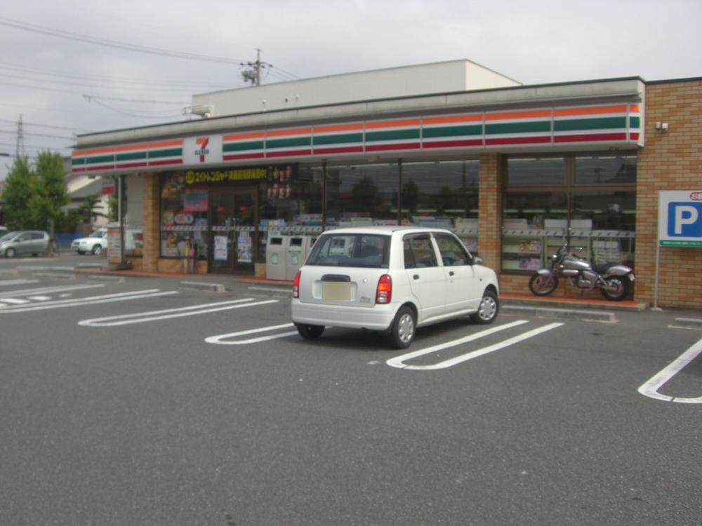 Convenience store. Seven-Eleven Kiyosu Between 781m convenience store is close to 1-chome, It can also correspond to the steep shopping