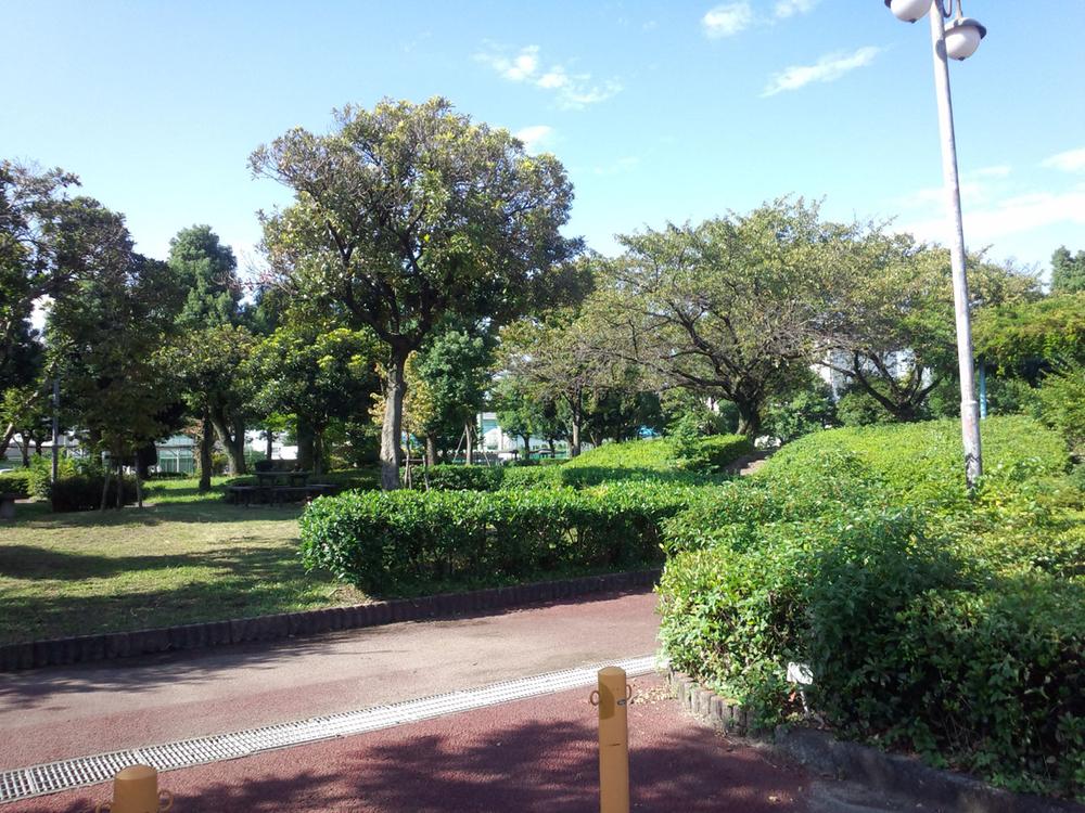 park. 548m until Biwajima park